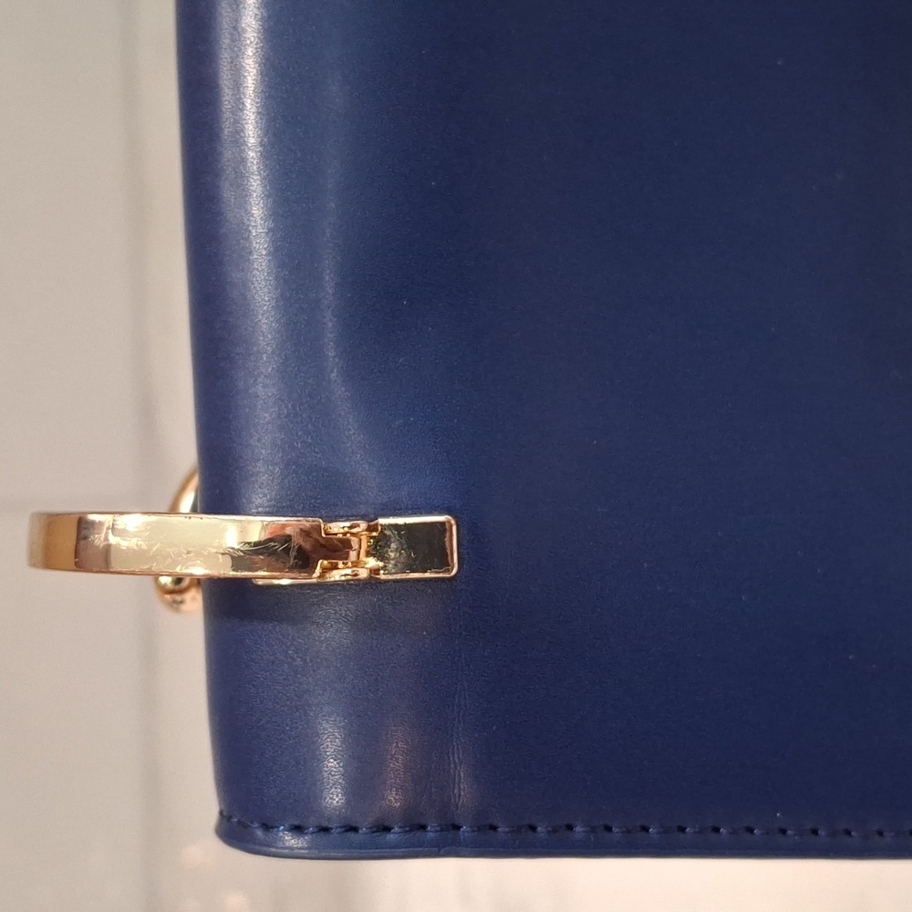 Chain Handbag - Picture 11 of 15